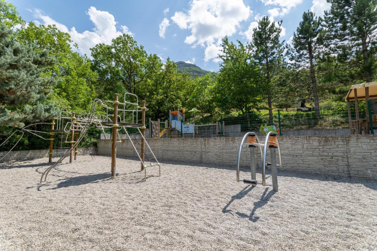 Camping Les Princes D'Orange Otel Orpierre Dış mekan fotoğraf