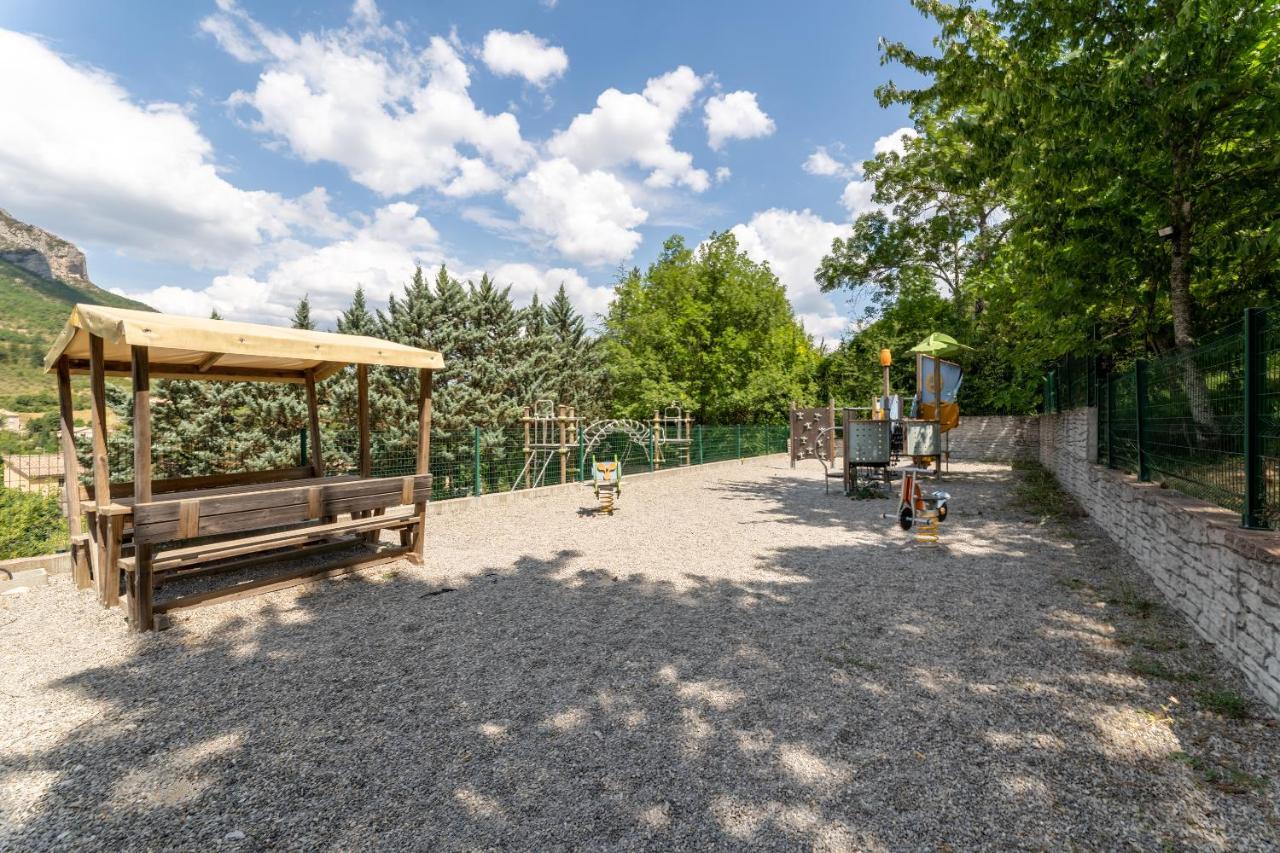 Camping Les Princes D'Orange Otel Orpierre Dış mekan fotoğraf